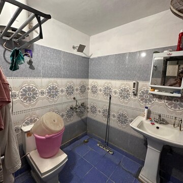 Attached Bathroom in 3 BHK Builder Floor at Sector 41 – for Rent