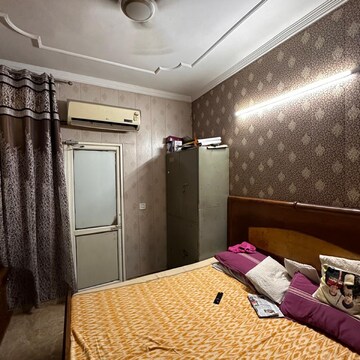 Bedroom in 3 BHK Builder Floor at Sector 41 – for Rent