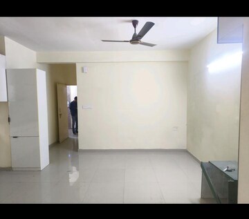 Room in 2 BHK Apartment at Pyramid Heights, Sector 85 – for Rent
