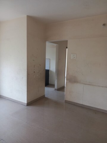 Room in 2 BHK Apartment at Rosa Gardenia, Ghodbunder Road – for Rent