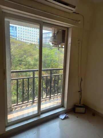 Room in 2 BHK Apartment at Rosa Gardenia, Ghodbunder Road – for Rent