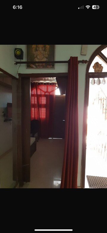 Room in 2 BHK Builder Floor at New Ashok Nagar – for Rent