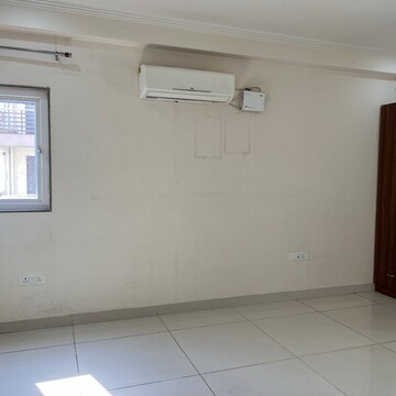 Room in 3 BHK Builder Floor at Sector 43 – for Rent