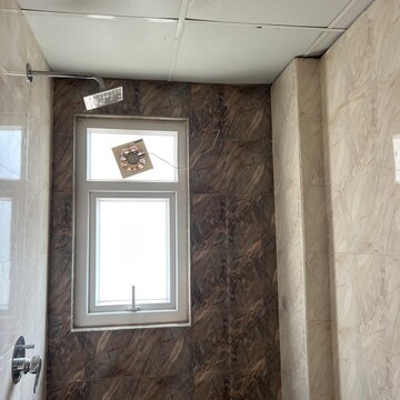 Building Lobby in 3 BHK Builder Floor at Sector 43 – for Rent