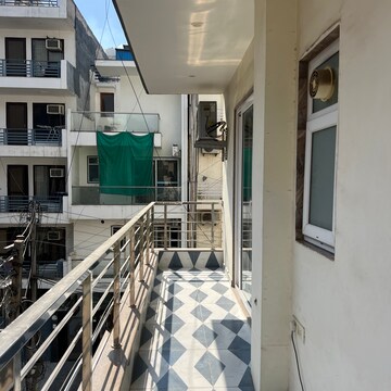 Balcony in 3 BHK Builder Floor at Sector 43 – for Rent