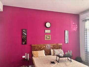 Bedroom in 3 BHK Builder Floor at Saurabh Niwas, Sector 40 – for Rent