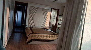 Bedroom in 4 BHK Apartment at Oberoi Springs, Andheri West – for Rent