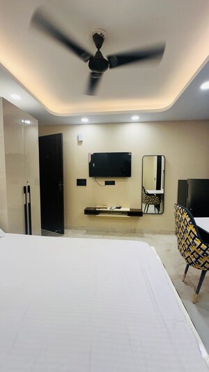 Furnished Amenities in 4 BHK Builder Floor at Unitech Greenwood City Apartment, Sector 45 – for Sale