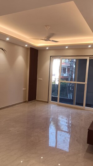 Room in 4 BHK Builder Floor at RWA Residential Society, Sector 40 – for Sale