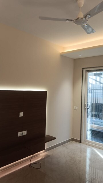 Room in 4 BHK Builder Floor at RWA Residential Society, Sector 40 – for Sale