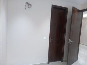 Room in 4 BHK Builder Floor at RWA Residential Society, Sector 40 – for Sale