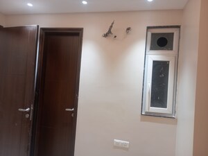 Furnished Amenities in 4 BHK Builder Floor at RWA Residential Society, Sector 40 – for Sale
