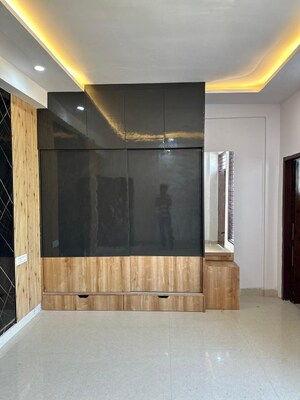 Furnished Amenities in 3 BHK Builder Floor at Sunny Enclave – for Sale