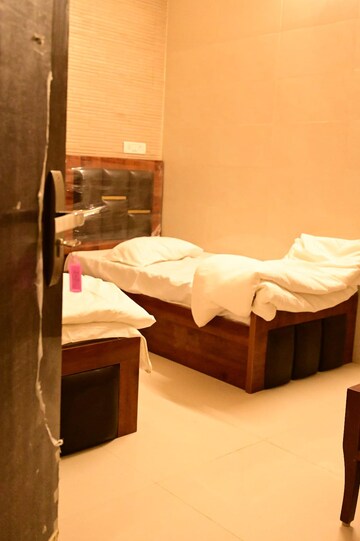 Bedroom in 2.5 BHK Builder Floor at New Ashok Nagar – for Rent