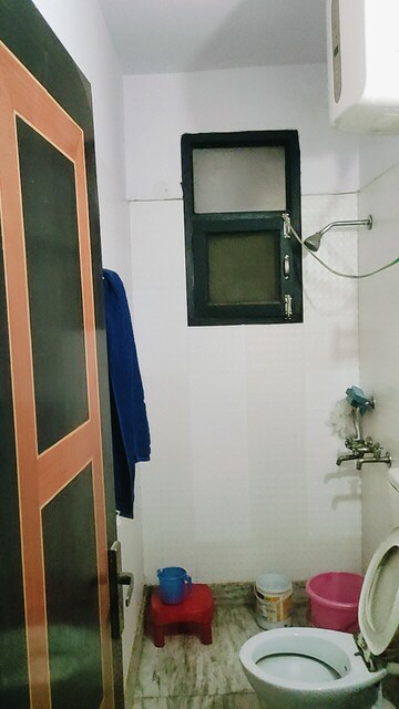 Furnished Amenities in 3 BHK Apartment at Rajhans Premier Towers, Indrapuram – for Rent