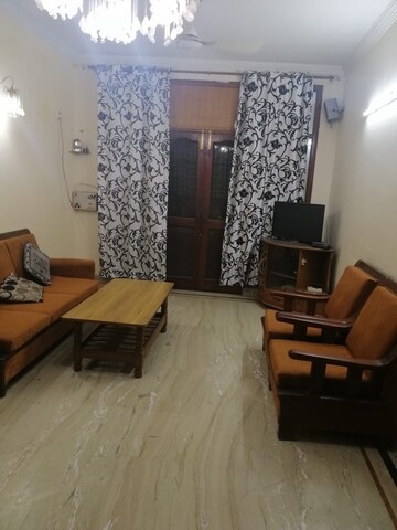 Living Room in 3 BHK Builder Floor at Uppal Southend, Sector 49 – for Rent