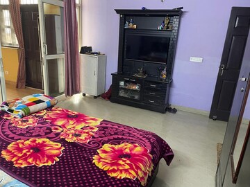Bedroom in 3 BHK Builder Floor at Uppal Southend, Sector 49 – for Rent