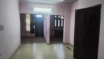Room in 2 BHK Builder Floor at Sector 10a – for Rent