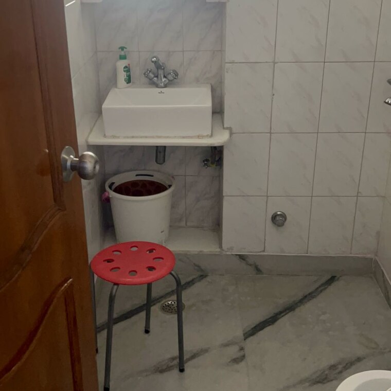Bathroom, bhagya-laxmi-apartment 3 Bedroom 1300 Sq.Ft. Apartment In Rohini Sector 7 Delhi 8434458