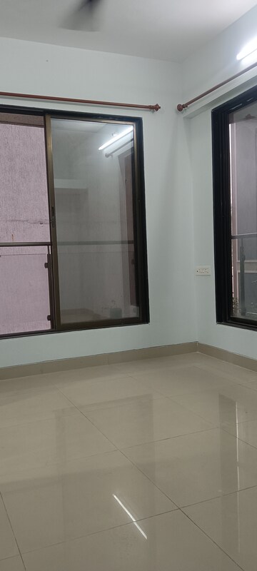 Room in 1 BHK Apartment at Haware 16, Malad East – for Rent