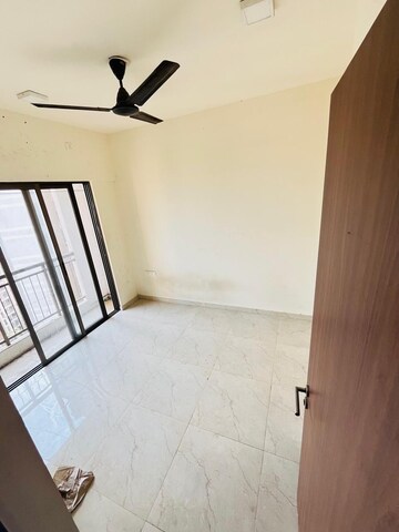 Room in 1 BHK Apartment at Sunteck MaxxWorld 6, Naigaon East – for Rent