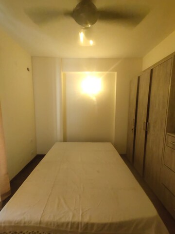 Room in 2 BHK Apartment at BPTP Discovery Park, Sector 80 – for Sale