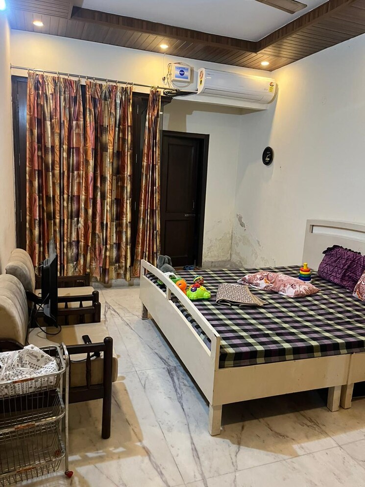 Bedroom, vip road 3 Bedroom 1800 Sq.Ft. Builder Floor In Vip Road Zirakpur 8434478
