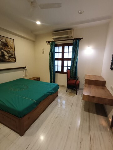 Bedroom in 3 BHK Apartment at Bandra West – for Rent