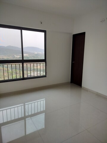 Room in 3 BHK Apartment at Shapoorji Pallonji Sensorium, Hinjewadi – for Rent