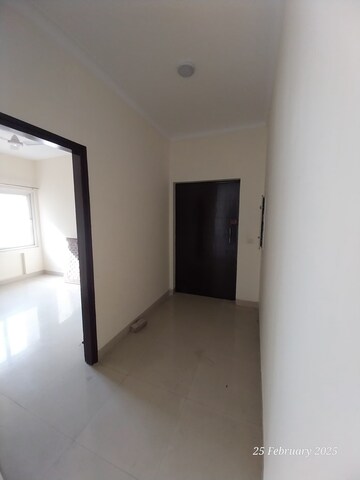Room in 2 BHK Apartment at ACE Platinum, Zeta I Greater Noida – for Sale
