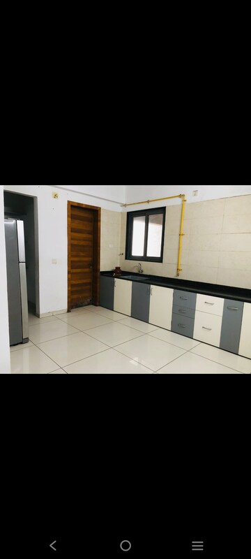 Room in 4 BHK Apartment at JP Iscon Platinum, Bopal – for Rent
