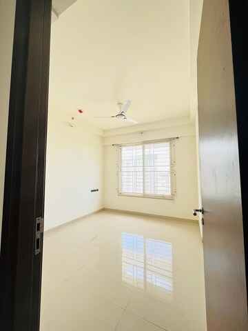 Room in 3 BHK Apartment at Pharande Puneville, Tathawade – for Rent