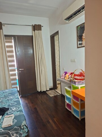 Bedroom in 6+ BHK Independent House at Sector 40 – for Sale