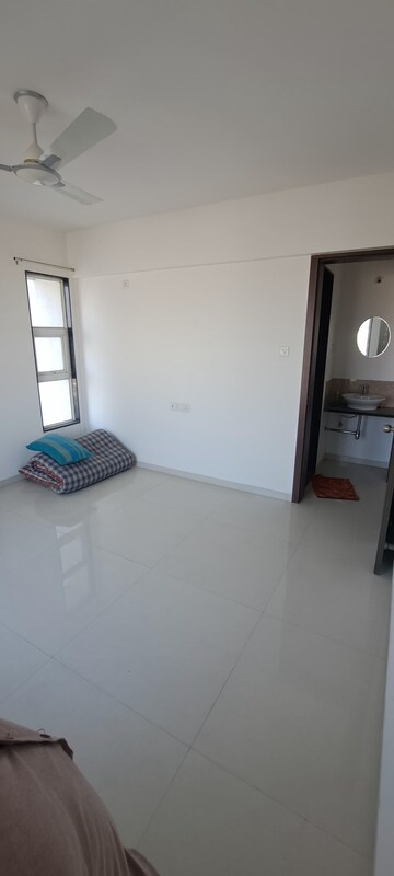 Furnished Amenities in 3 BHK Apartment at Ganga Legend, Bavdhan – for Rent