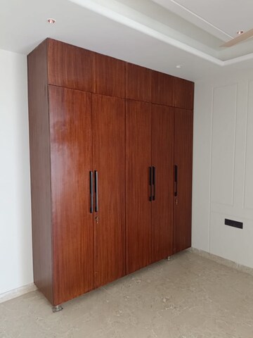 Room in 3 BHK Builder Floor at DLF City Phase IV, Dlf Phase iv – for Rent
