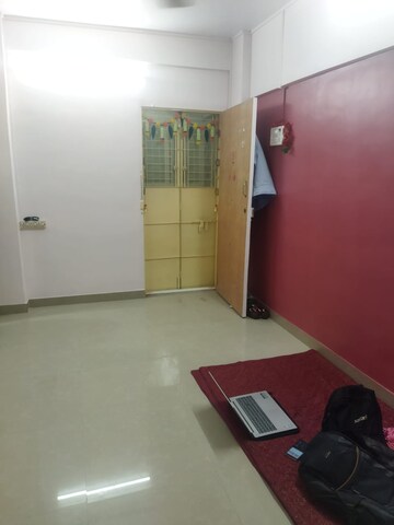 Furnished Amenities in 1 RK Apartment at Saraf Choudhari Nagar CHS, Kandivali East – for Rent