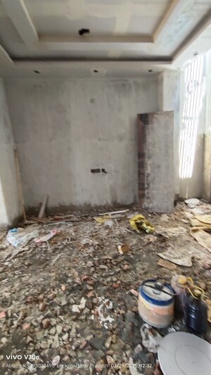 Bedroom in 3 BHK Independent House at Jankipuram – for Sale