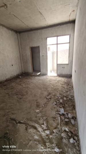 Room in 3 BHK Independent House at Jankipuram – for Sale