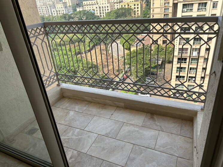 Balcony, thane west 2 Bedroom 704 Sq.Ft. Apartment In Thane West Thane 8405943