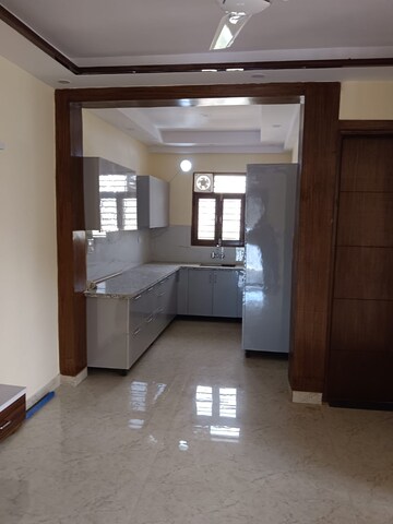 Room in 2 BHK Builder Floor at RPS Palm Drive, Sector 88 – for Rent