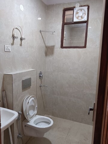 Bathroom in 2 BHK Builder Floor at RPS Palm Drive, Sector 88 – for Rent