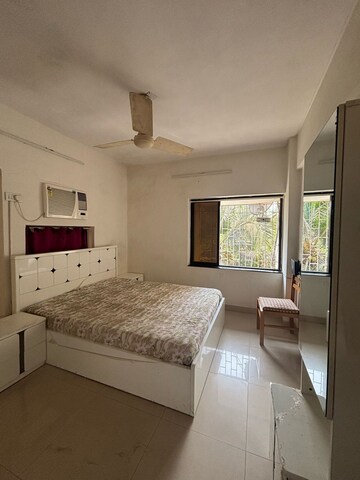Bedroom in 2 BHK Apartment at Santacruz West – for Rent