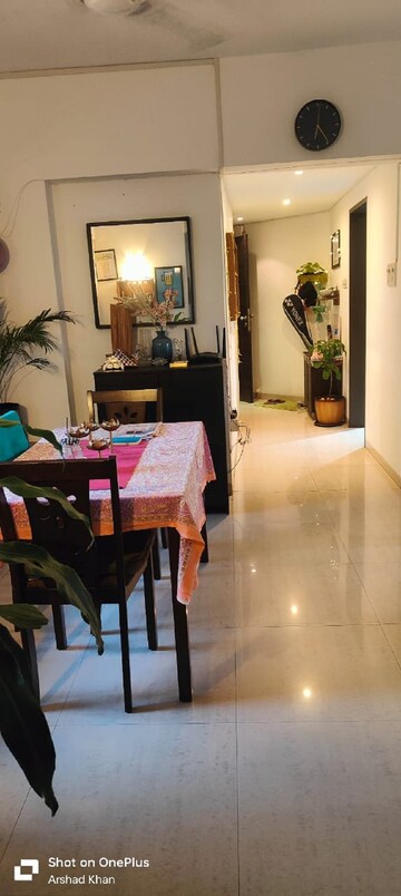 Team Area in 2 BHK Apartment at Bandra West – for Rent