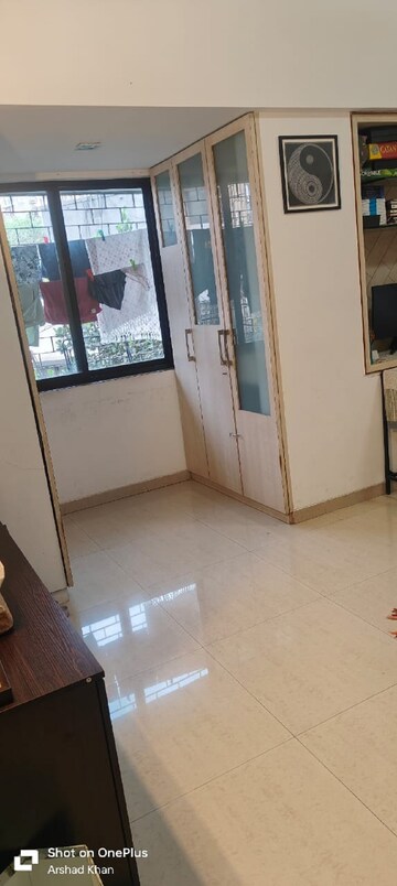 Room in 2 BHK Apartment at Bandra West – for Rent