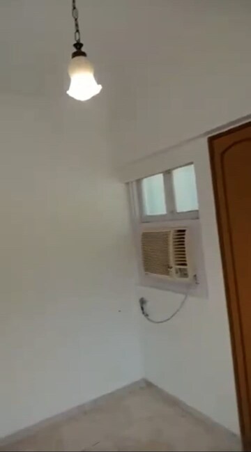 Furnished Amenities in 3 BHK Apartment at Cuffe Parade – for Rent