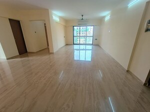 Room in 2 BHK Apartment at RNA Continental, Chembur – for Sale