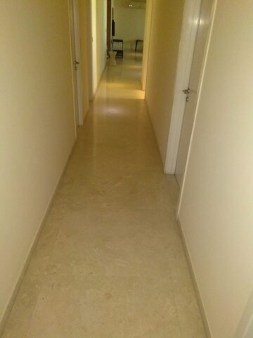 Building Lobby in 4 BHK Apartment at DLF The Belaire, Sector 54 – for Rent