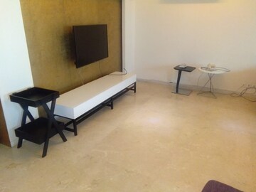 Living Room in 4 BHK Apartment at DLF The Belaire, Sector 54 – for Rent