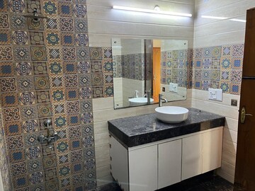 Attached Bathroom in 3 BHK Builder Floor at Sector 19 – for Rent