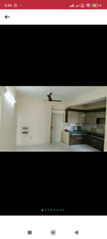 Room in 2 BHK Apartment at Ajnara Integrity, Raj Nagar Extension – for Rent